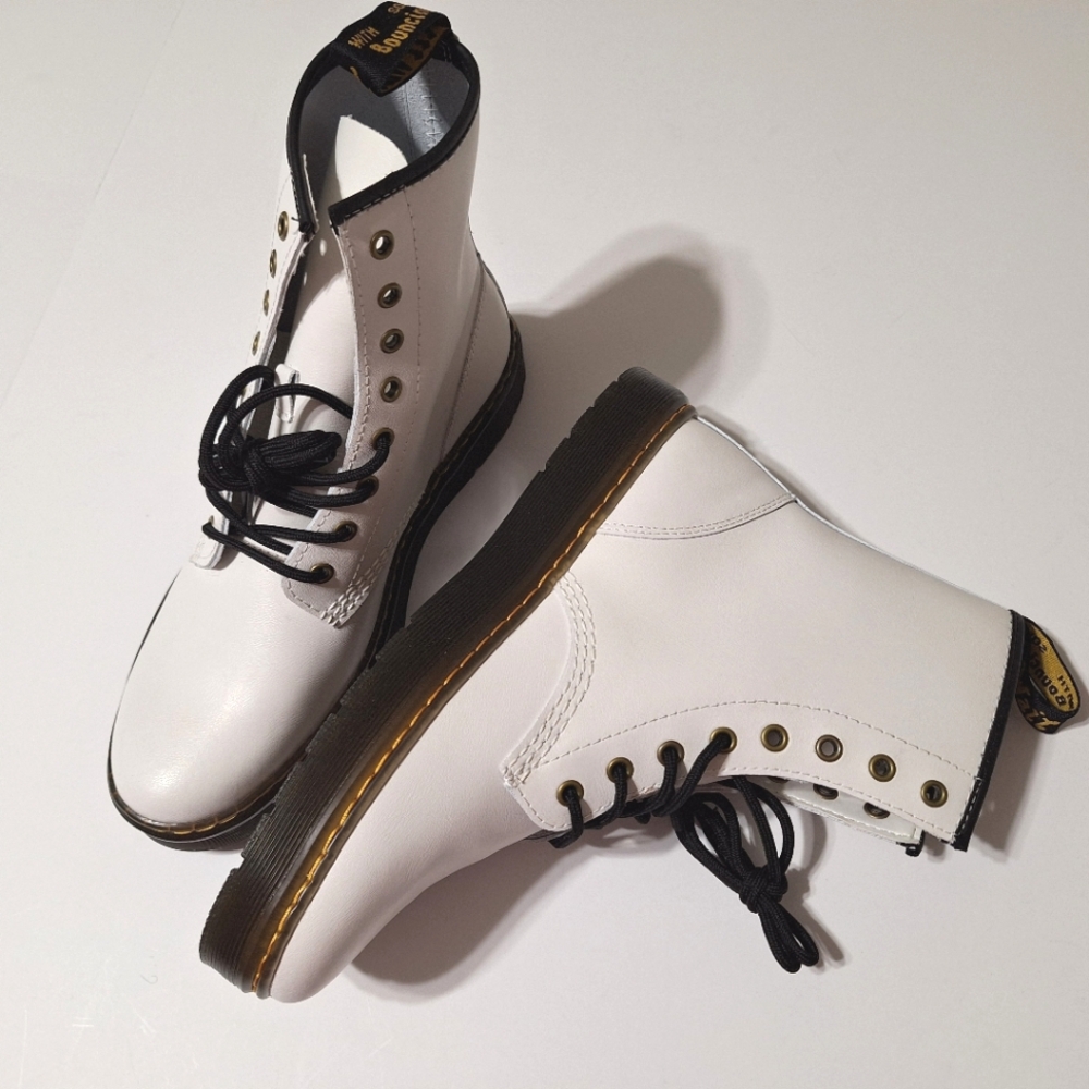 💎NWOB Dr. Martens "Zavala" White Combat Boots - Picture 11 of 14